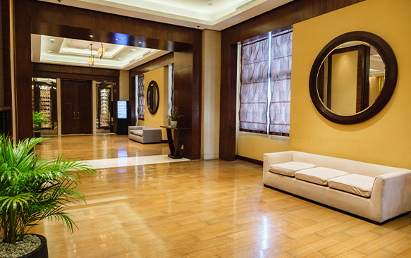 Dining-AboutUs-Lili-05_583x366px