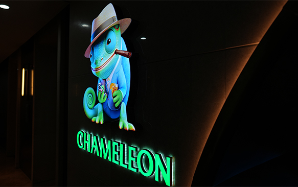 Dining-AboutUs-Chameleon-03_583x366px