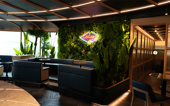 Dining-AboutUs-Chameleon-05_583x366px